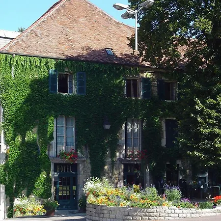 Szálloda Logis Des Messageries Arbois