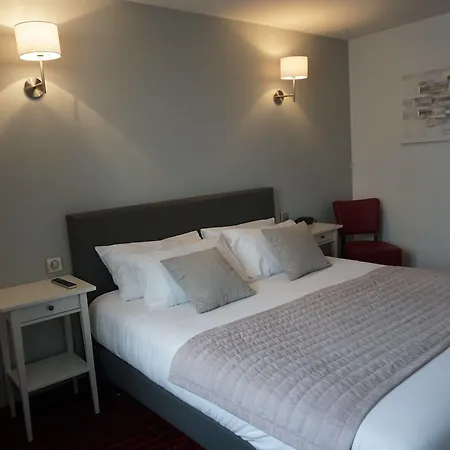 Logis Des Messageries Hotel